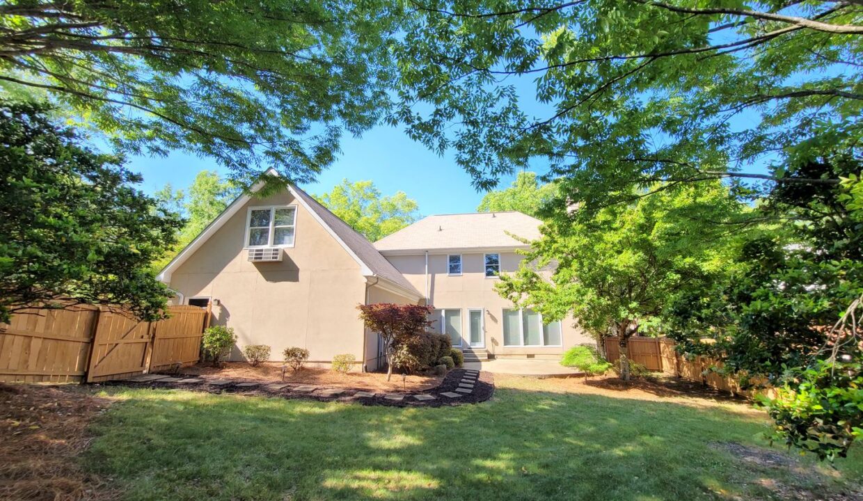 2400-Tweedmore-Ct-High-Point-NC-27265-33