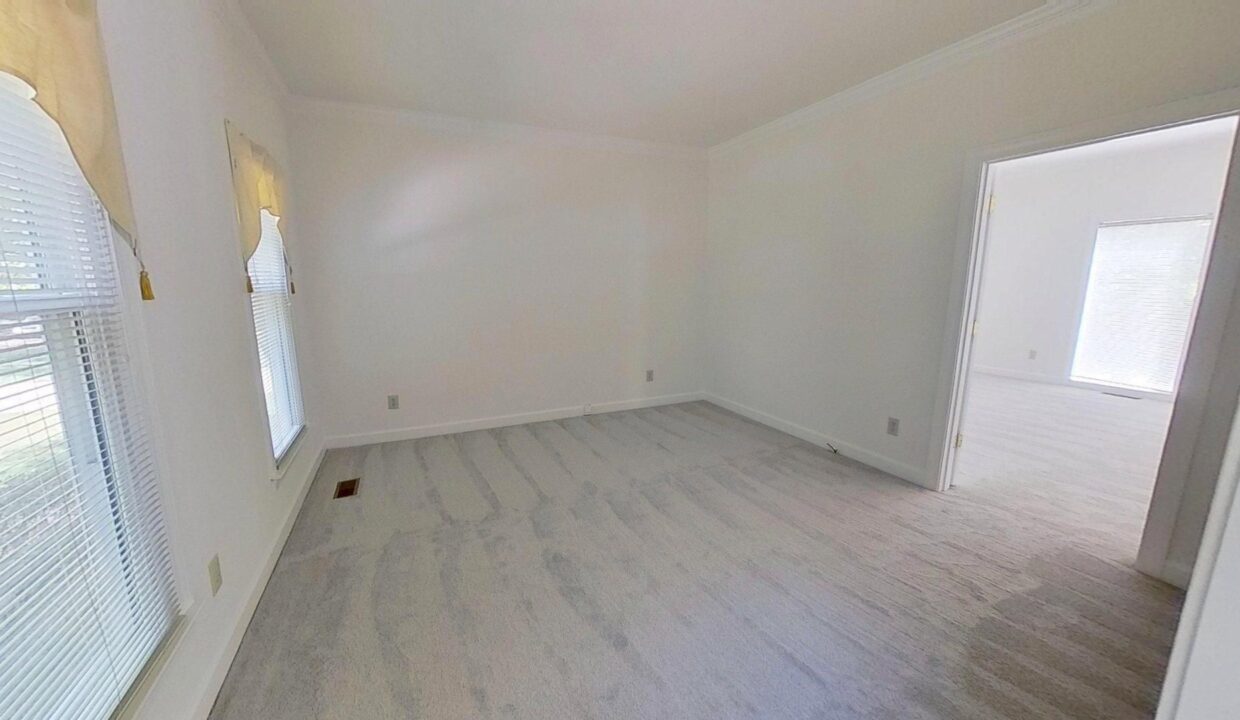 2400-Tweedmore-Ct-High-Point-NC-27265-38