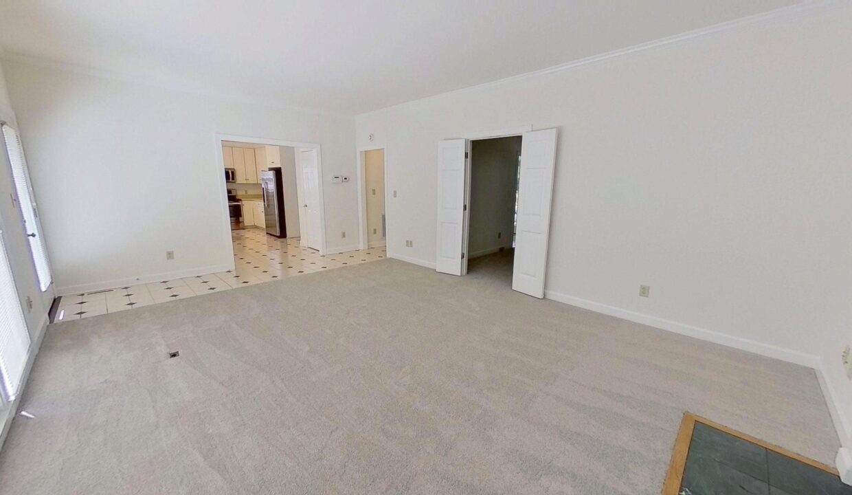 2400-Tweedmore-Ct-High-Point-NC-27265-40