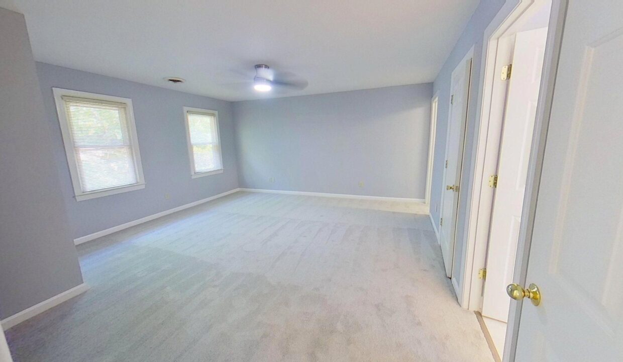 2400-Tweedmore-Ct-High-Point-NC-27265-41