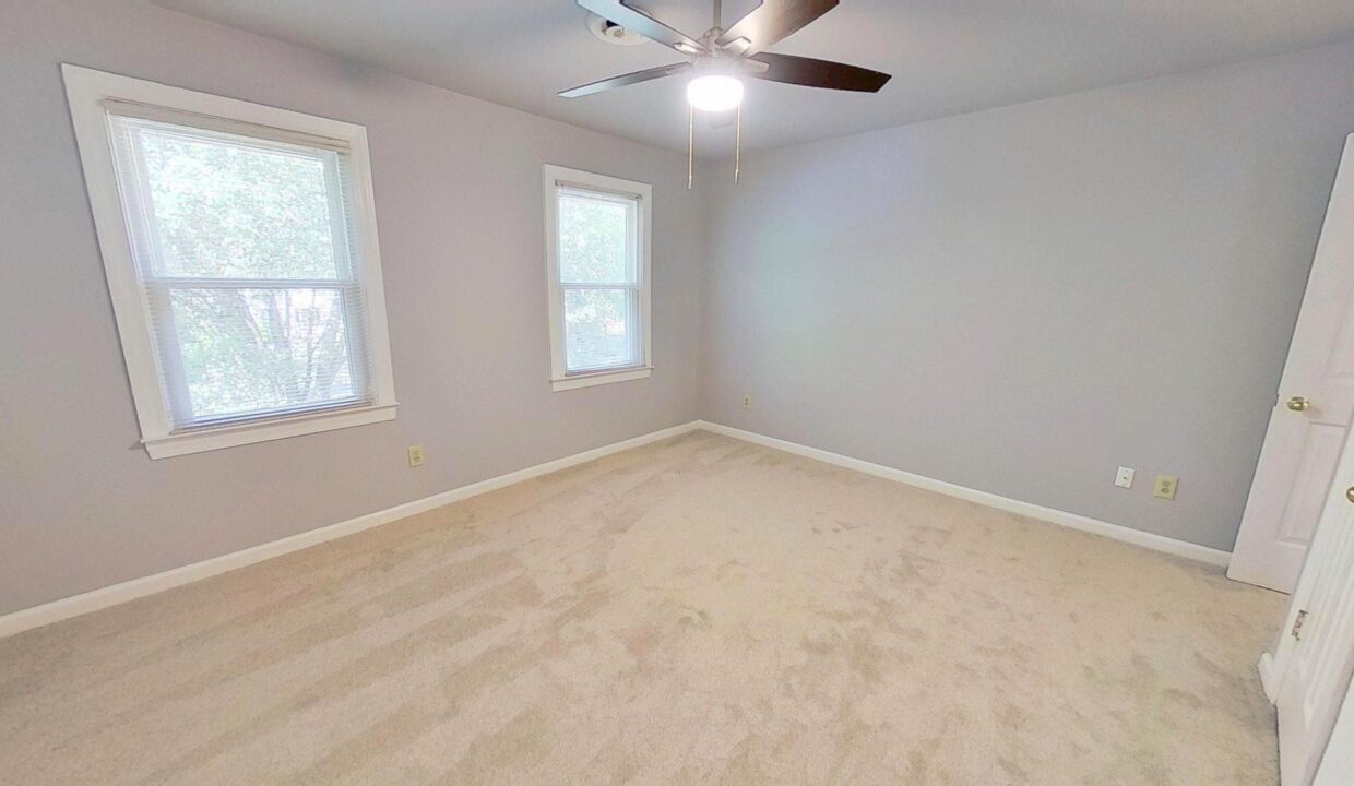2400-Tweedmore-Ct-High-Point-NC-27265-46