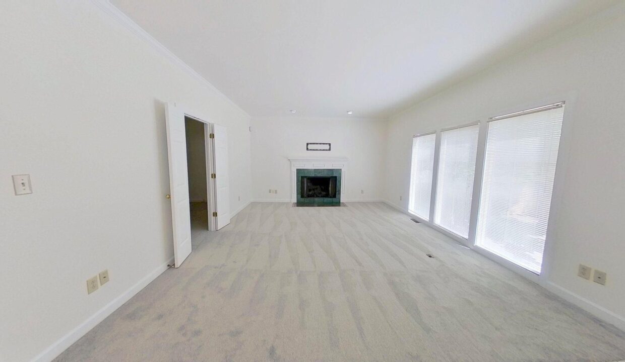 2400-Tweedmore-Ct-High-Point-NC-27265-47