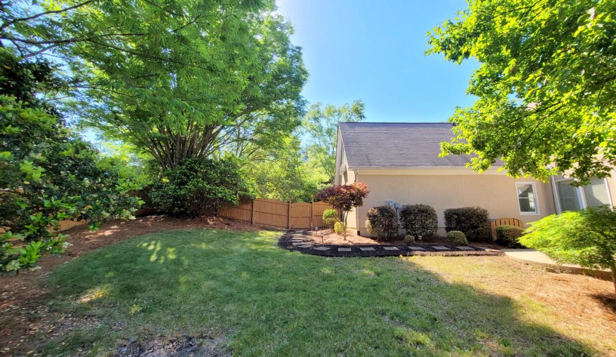 2400-Tweedmore-Ct-High-Point-NC-27265-6