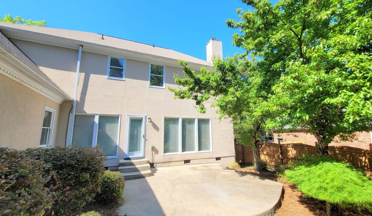 2400-Tweedmore-Ct-High-Point-NC-27265-8