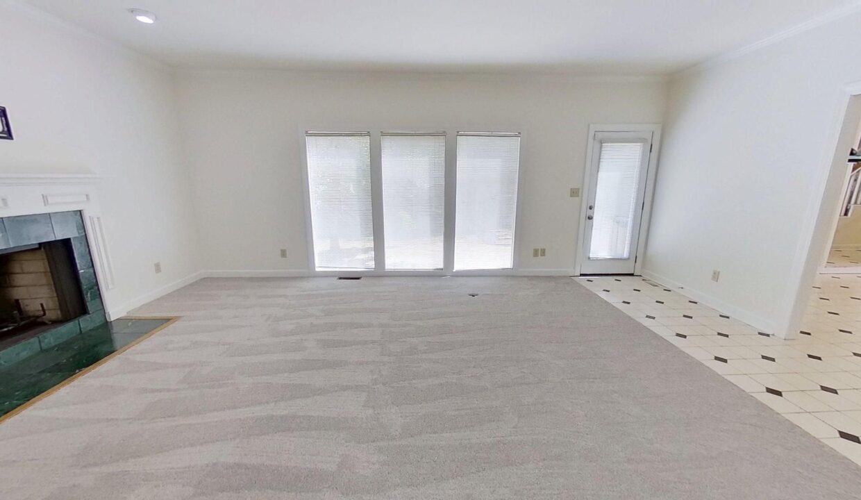 2400-Tweedmore-Ct-High-Point-NC-27265-9