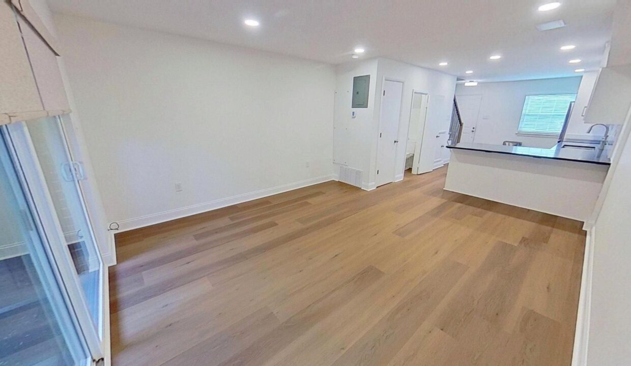 2530-E-North-St-14G-Greenville-SC-29615-11