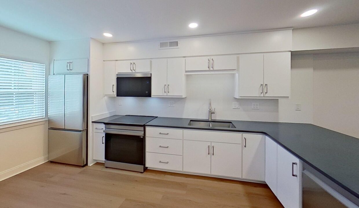 2530-E-North-St-14G-Greenville-SC-29615-22