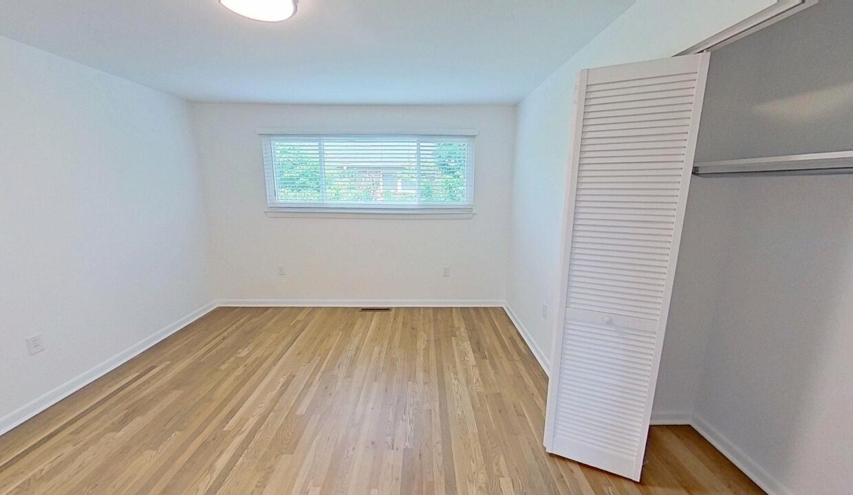 2530-E-North-St-14G-Greenville-SC-29615-26