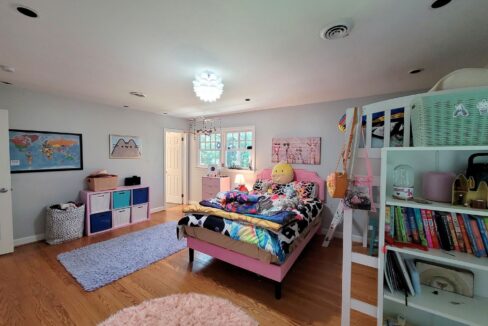 3507-Henderson-Rd-Greensboro-NC-27410-17