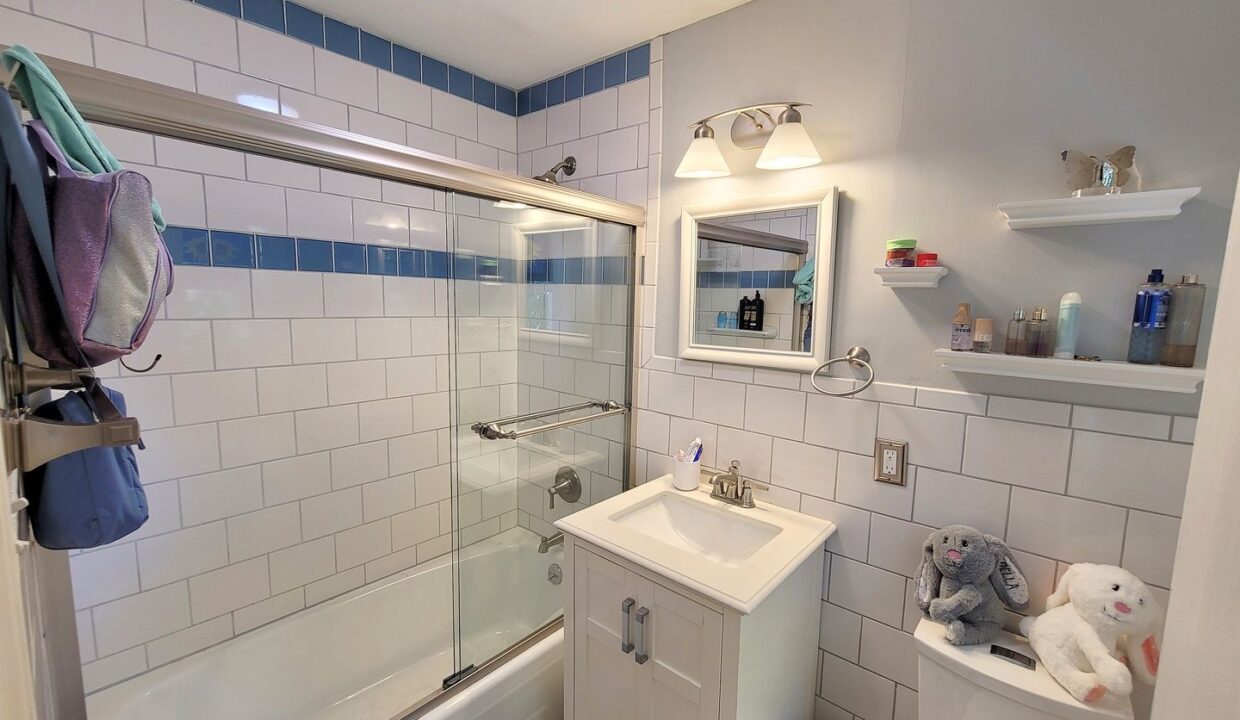 3507-Henderson-Rd-Greensboro-NC-27410-20