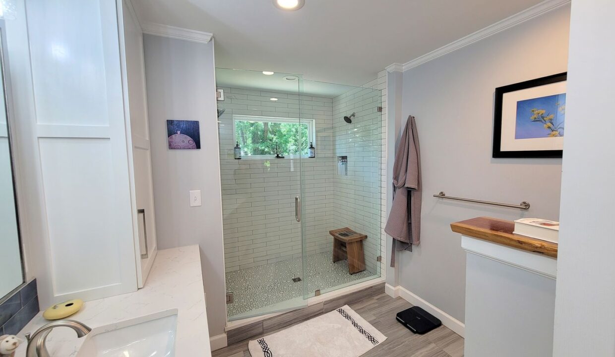3507-Henderson-Rd-Greensboro-NC-27410-24