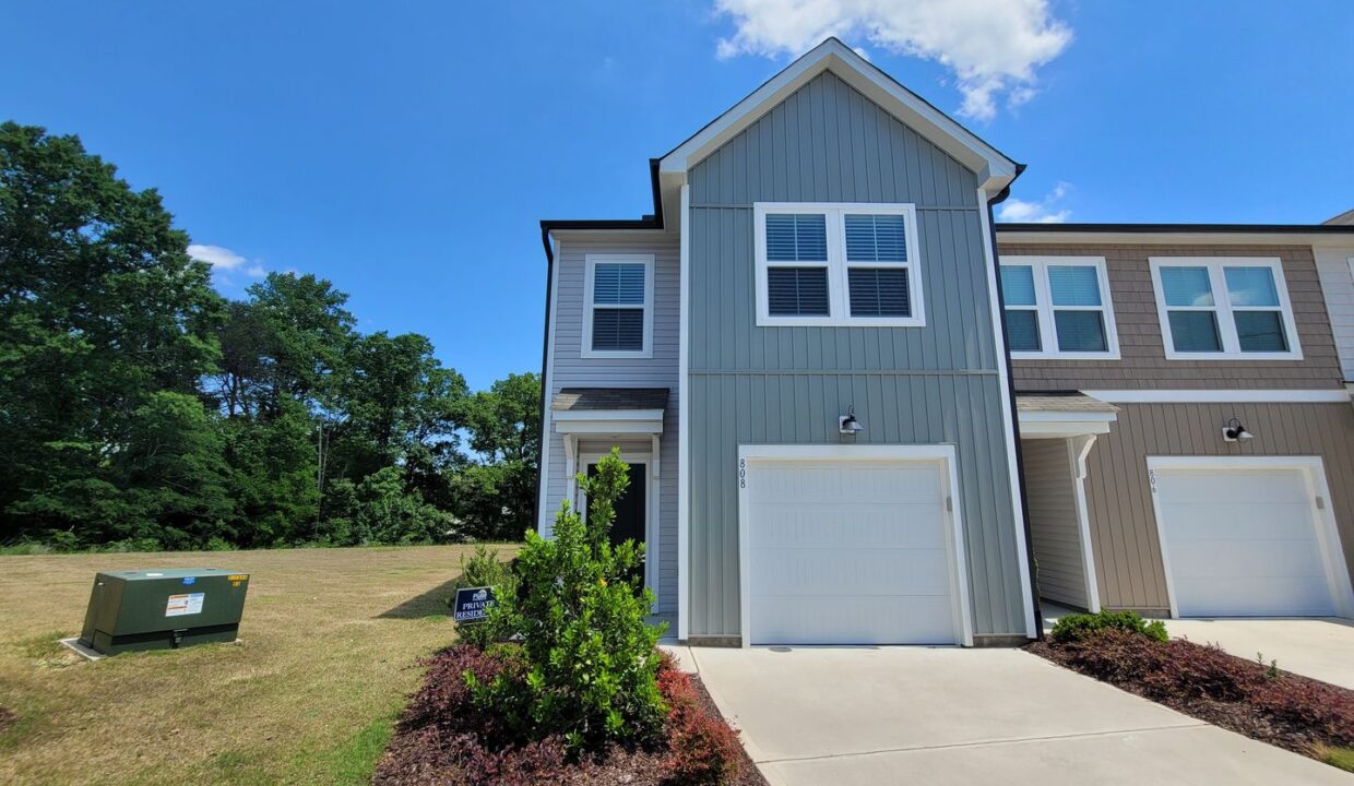 808-Falls-Grove-Trl-High-Point-NC-27265-15