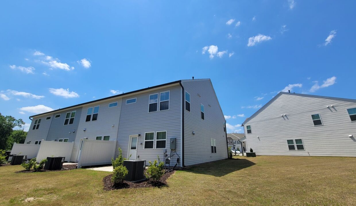 808-Falls-Grove-Trl-High-Point-NC-27265-34