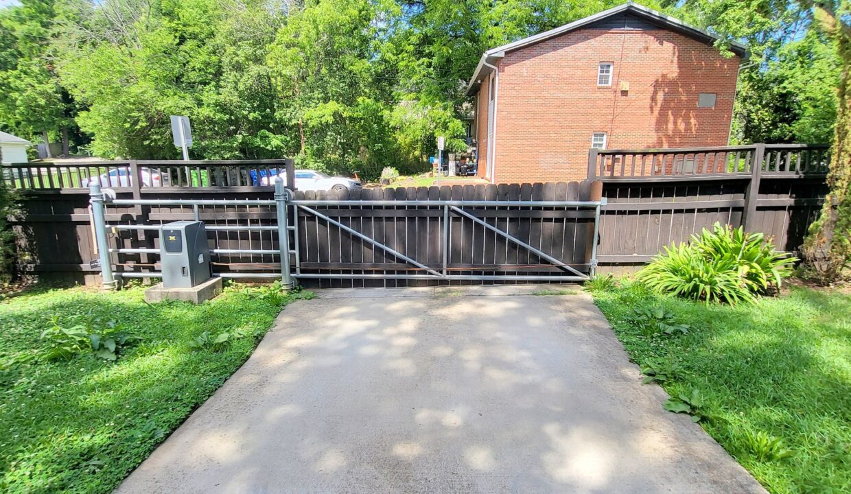 822-E-Lenoir-St-Raleigh-NC-27601-24