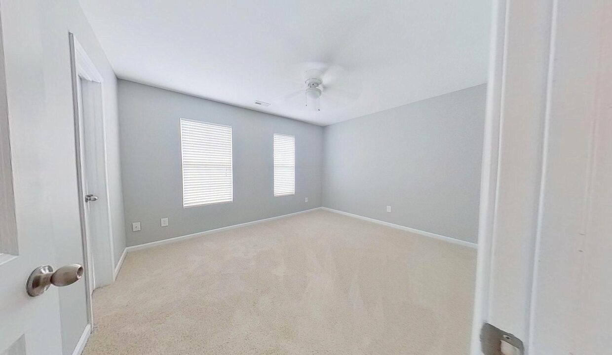 1007-Winning-Colors-Dr-Knightdale-NC-27545-44