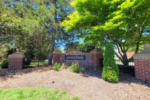 10835-Garden-Oaks-Ln-18
