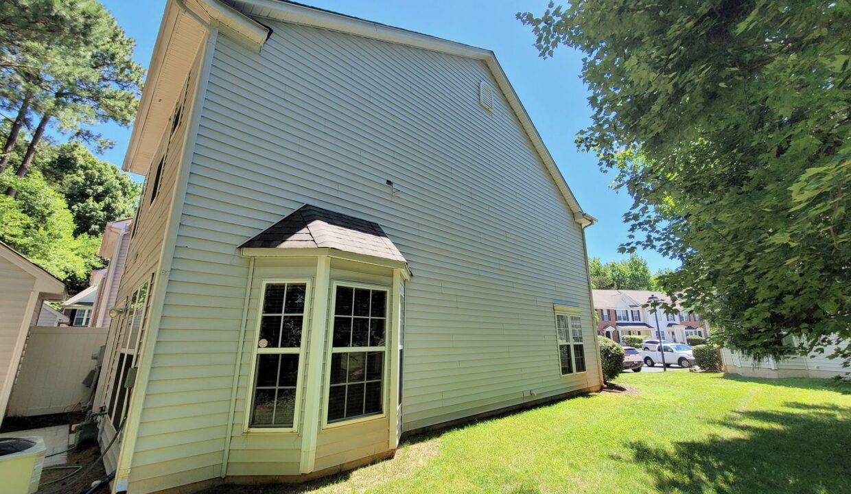 10835-Garden-Oaks-Ln-Charlotte-NC-28273-12