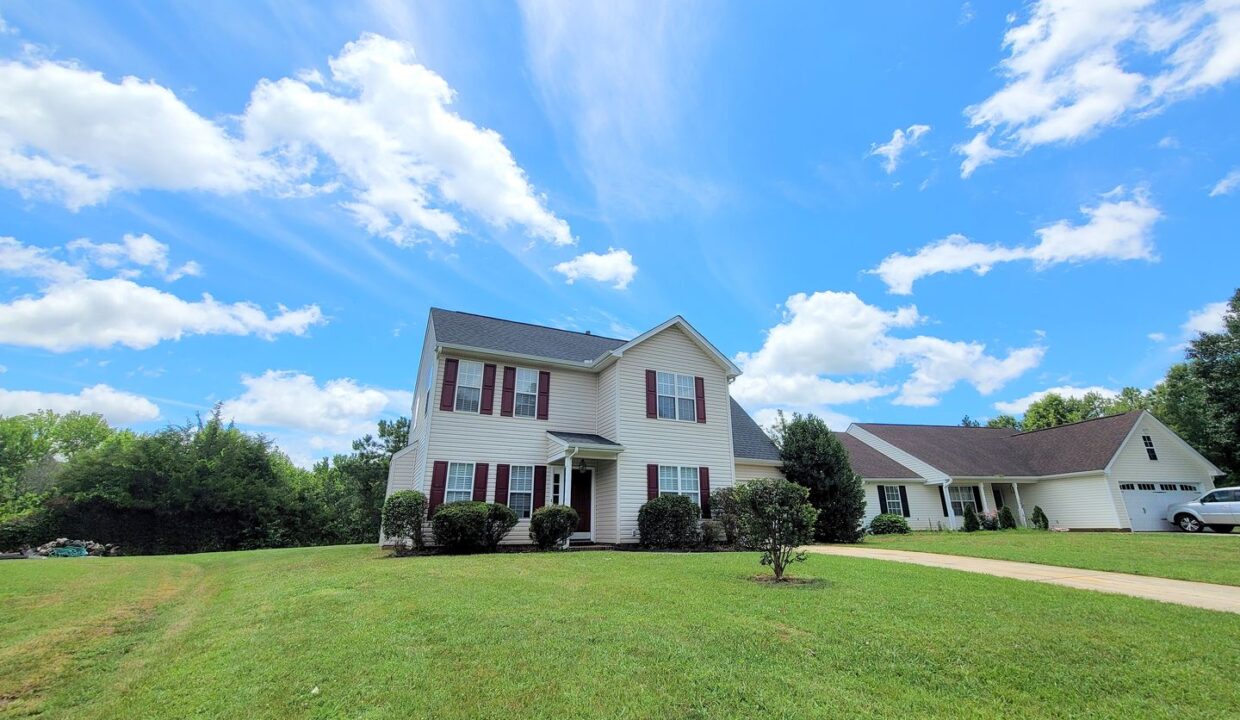 13531-Willow-Falls-Rd-Charlotte-NC-28215-12