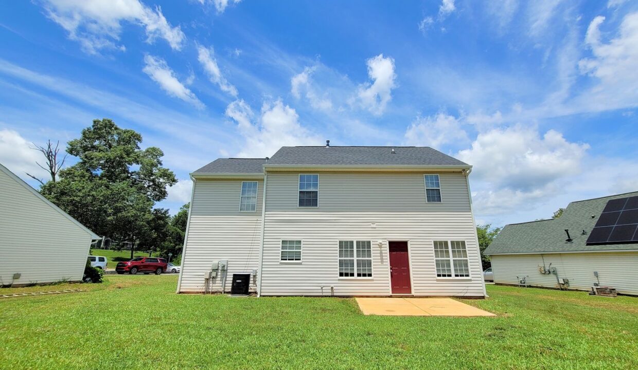 13531-Willow-Falls-Rd-Charlotte-NC-28215-19