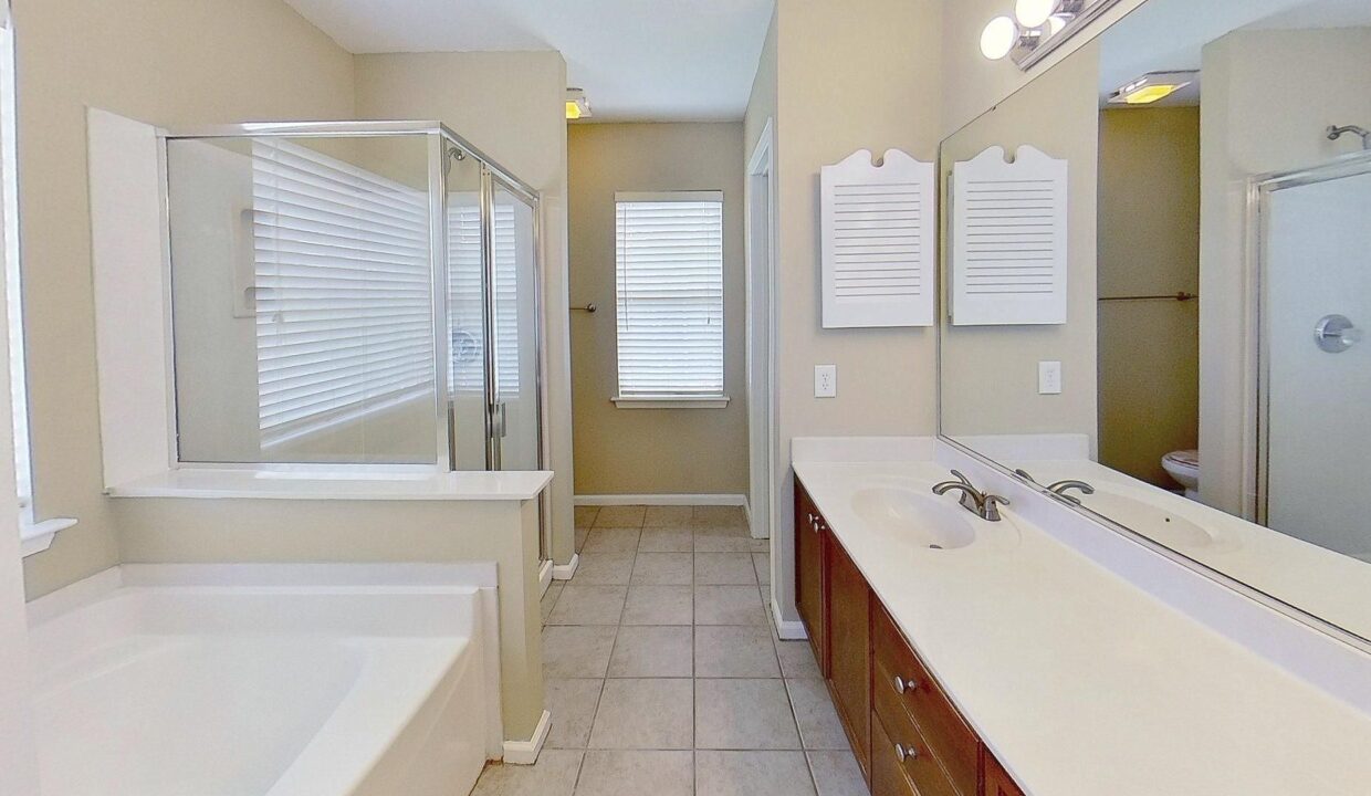 13531-Willow-Falls-Rd-Charlotte-NC-28215-20