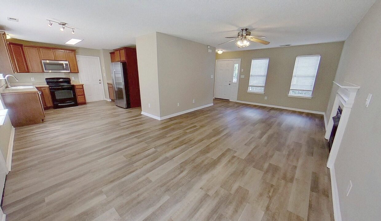 13531-Willow-Falls-Rd-Charlotte-NC-28215-21