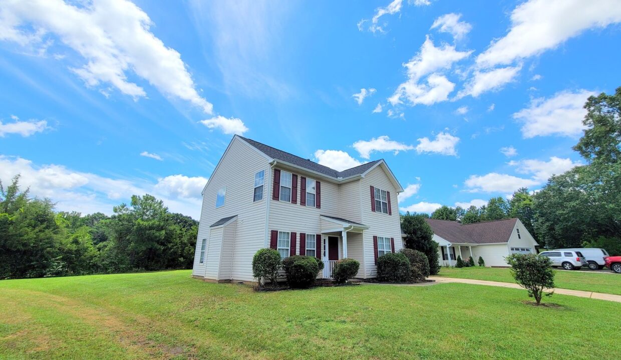 13531-Willow-Falls-Rd-Charlotte-NC-28215-22