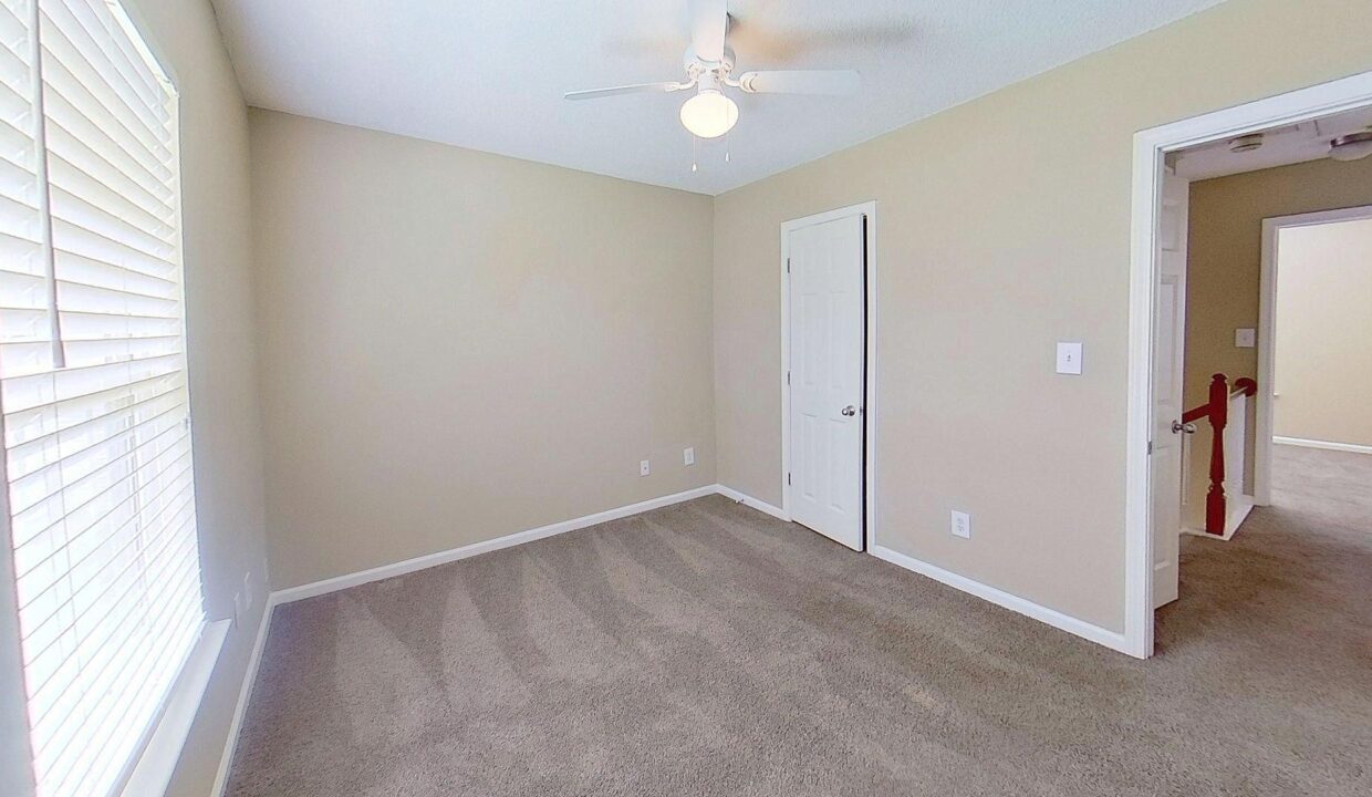 13531-Willow-Falls-Rd-Charlotte-NC-28215-24