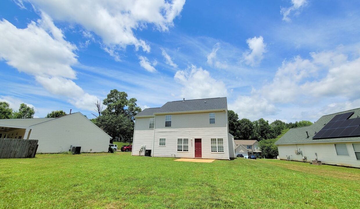 13531-Willow-Falls-Rd-Charlotte-NC-28215-26
