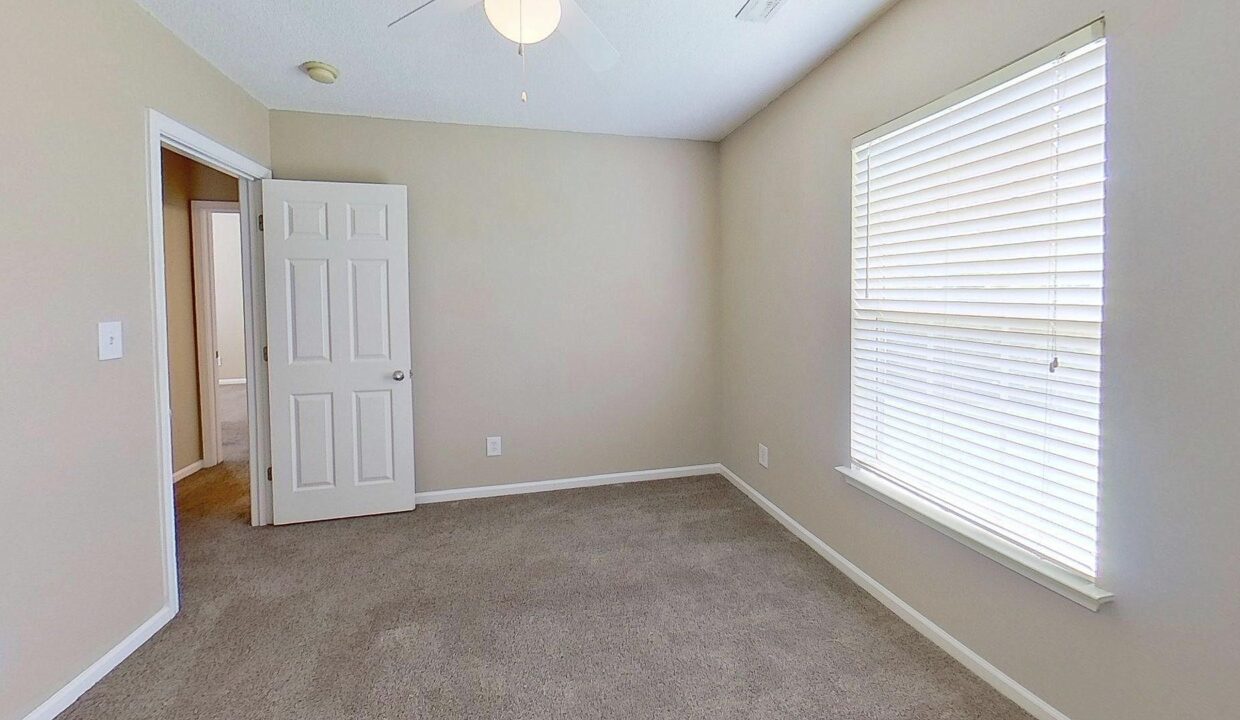 13531-Willow-Falls-Rd-Charlotte-NC-28215-27