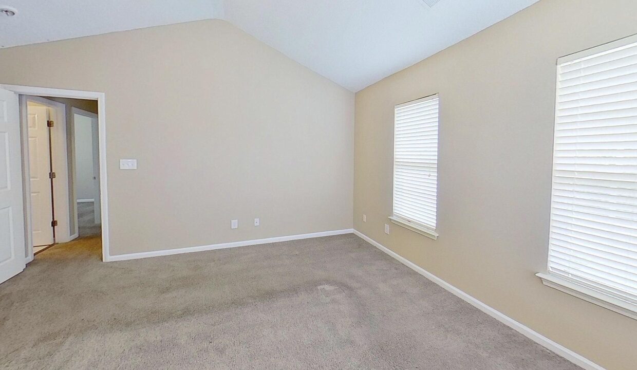 13531-Willow-Falls-Rd-Charlotte-NC-28215-31