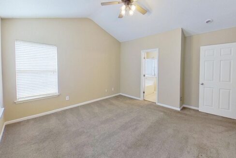 13531-Willow-Falls-Rd-Charlotte-NC-28215-32