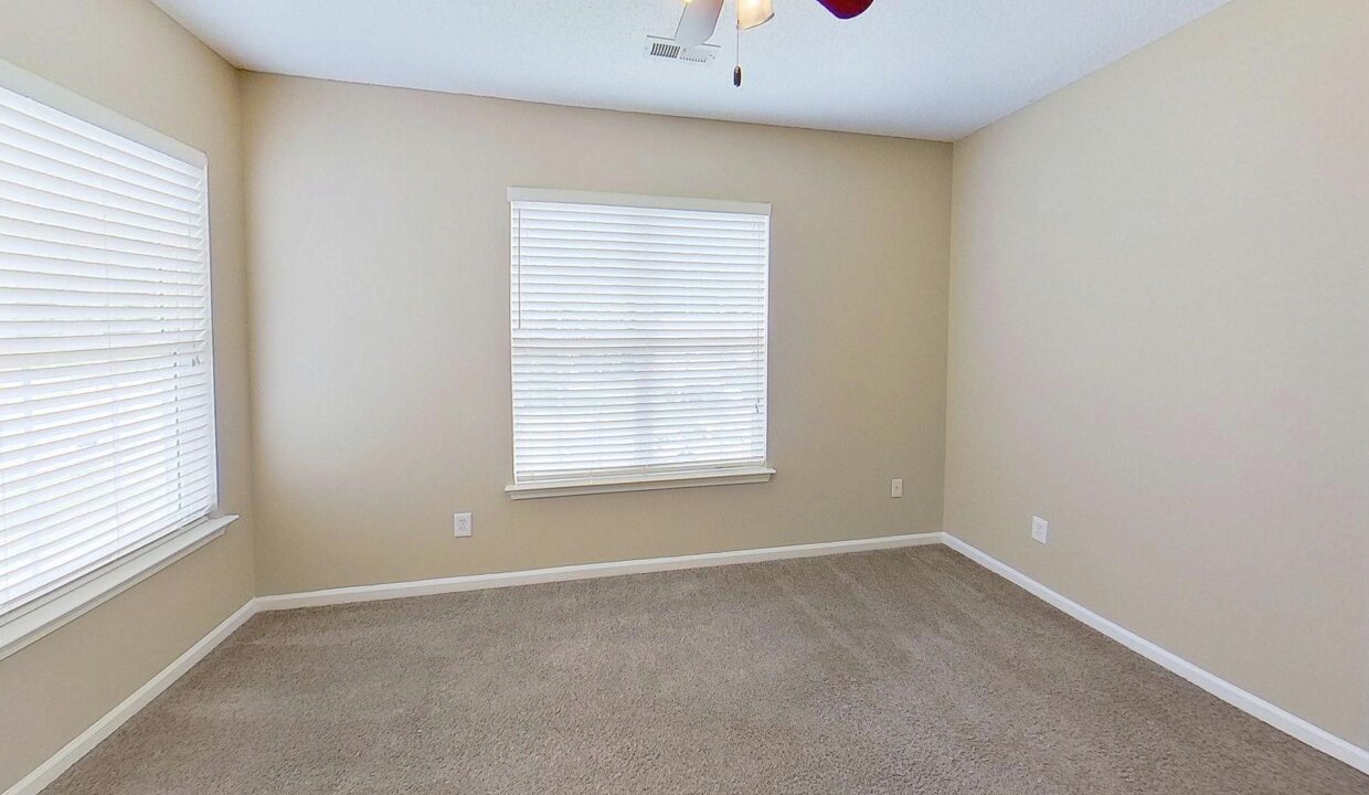 13531-Willow-Falls-Rd-Charlotte-NC-28215-33