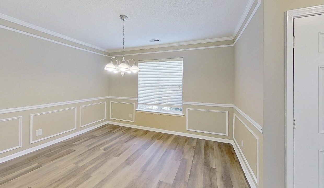 13531-Willow-Falls-Rd-Charlotte-NC-28215-34