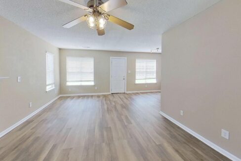 13531-Willow-Falls-Rd-Charlotte-NC-28215-36