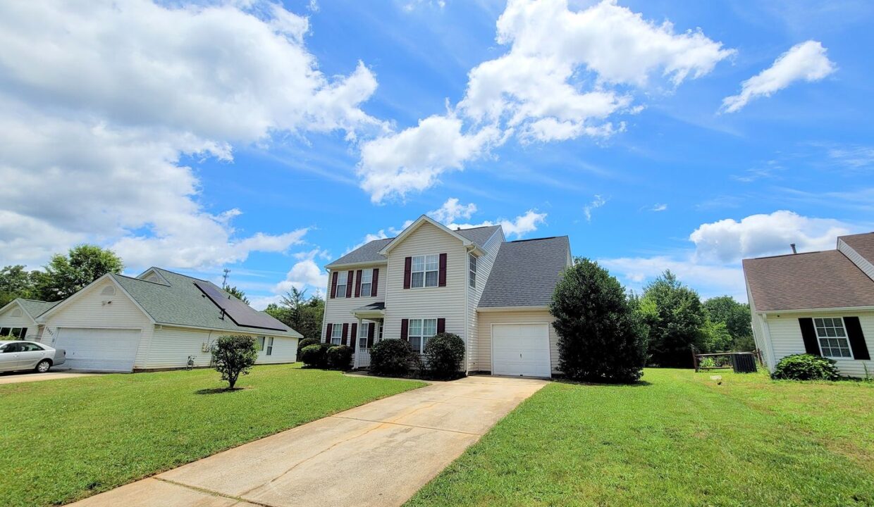 13531-Willow-Falls-Rd-Charlotte-NC-28215-8