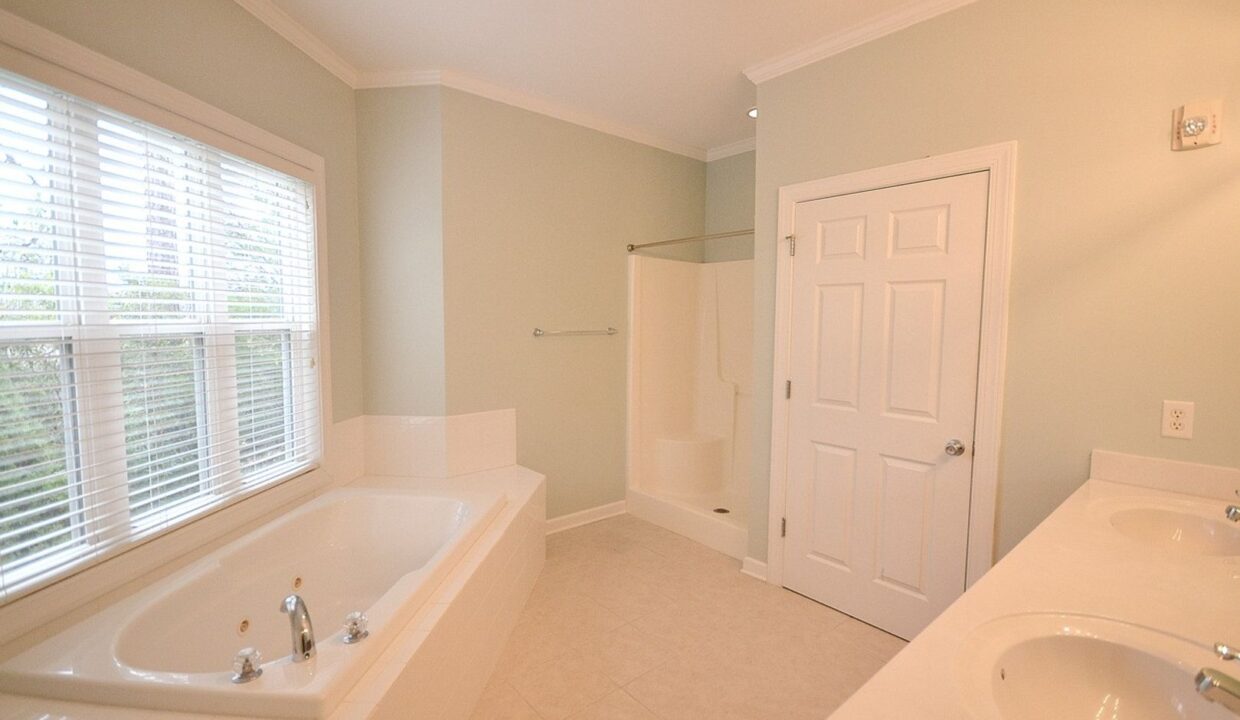 210-Fullford-Ln-102-Wilmington-NC-28412-15