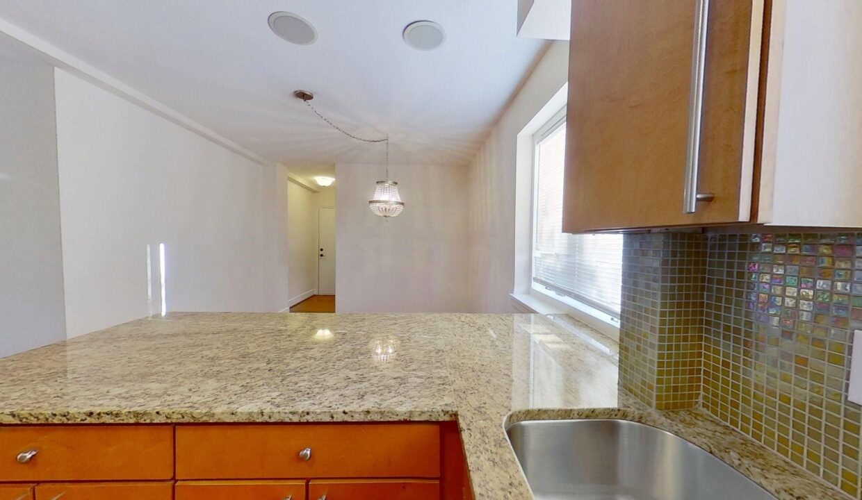 2425-Vail-Ave-6