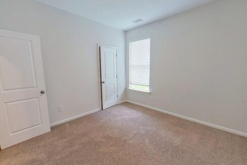 32-Shamrock-Ln-Greenville-SC-29609-15