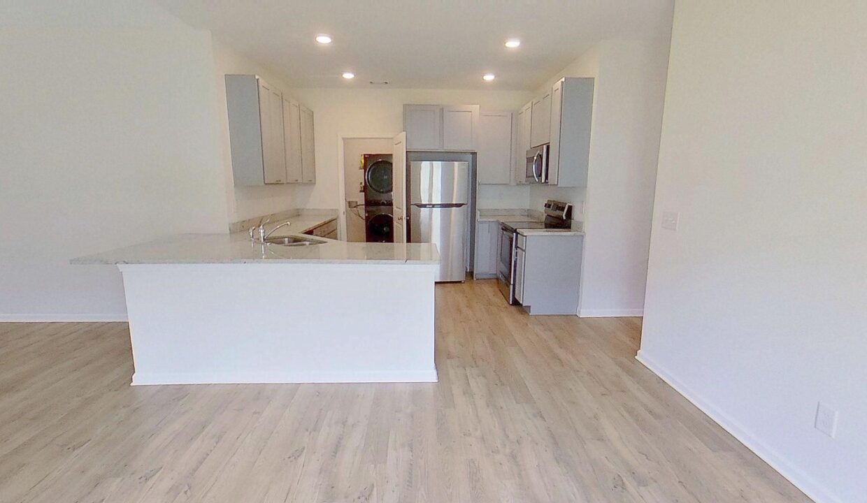32-Shamrock-Ln-Greenville-SC-29609-24