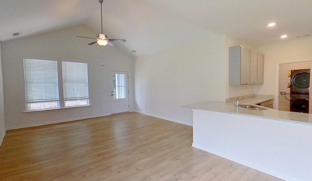 32-Shamrock-Ln-Greenville-SC-29609-25