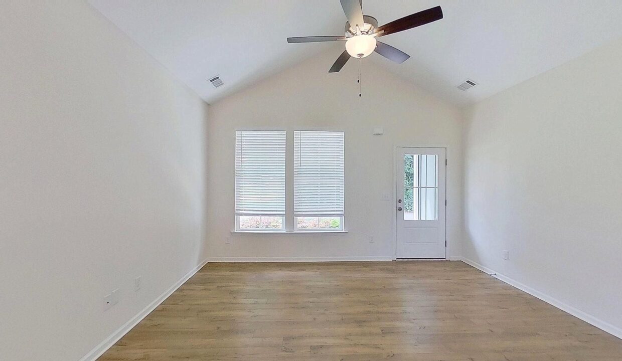 32-Shamrock-Ln-Greenville-SC-29609-27