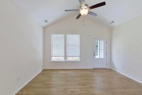 32-Shamrock-Ln-Greenville-SC-29609-27