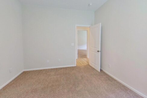 32-Shamrock-Ln-Greenville-SC-29609-31