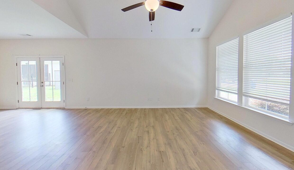 32-Shamrock-Ln-Greenville-SC-29609-41
