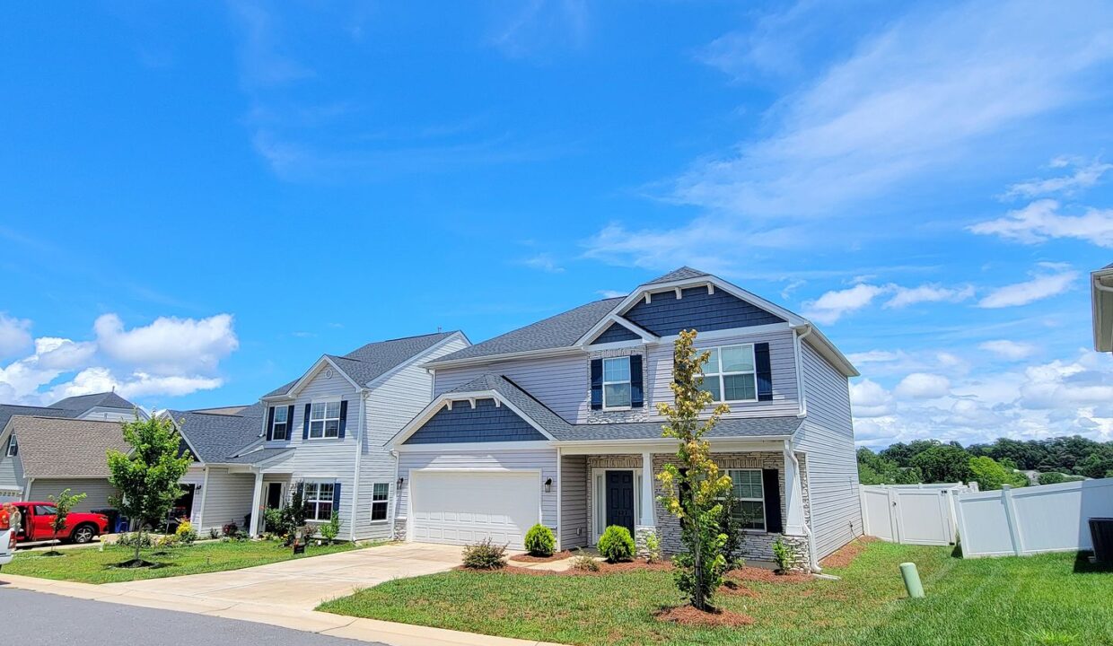 3623-Contimental-Square-Kernersville-NC-27284-24