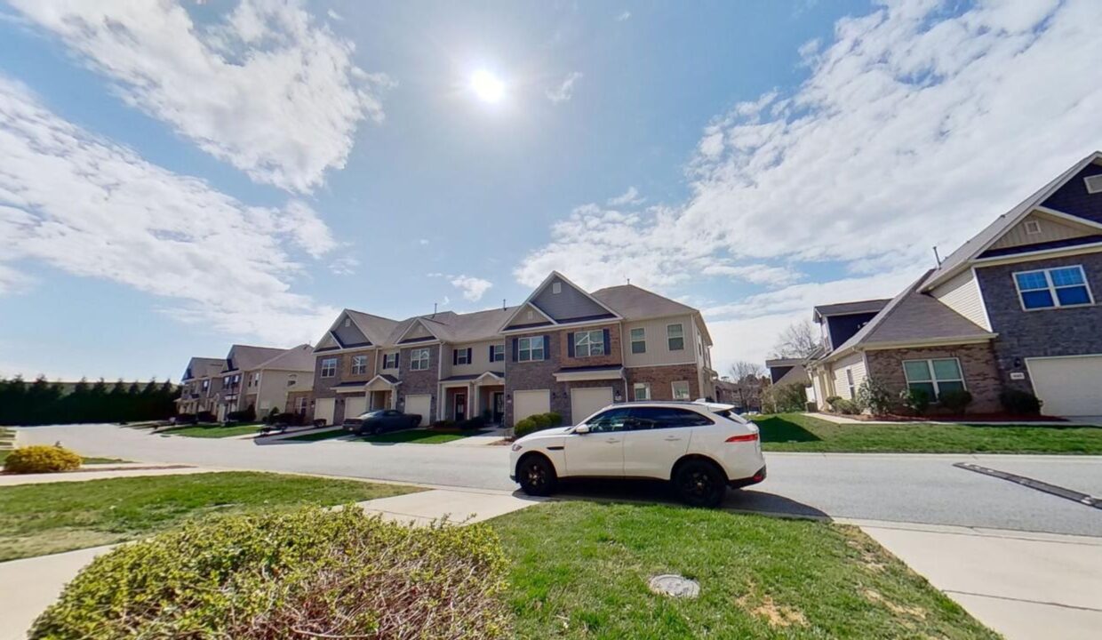4013-Canterwood-Dr-Greensboro-NC-27410-11