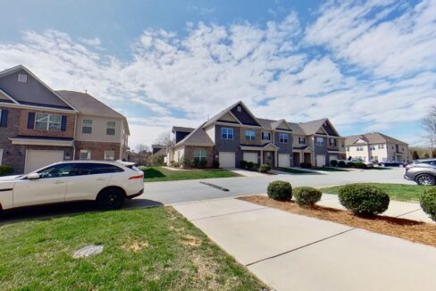 4013-Canterwood-Dr-Greensboro-NC-27410-12