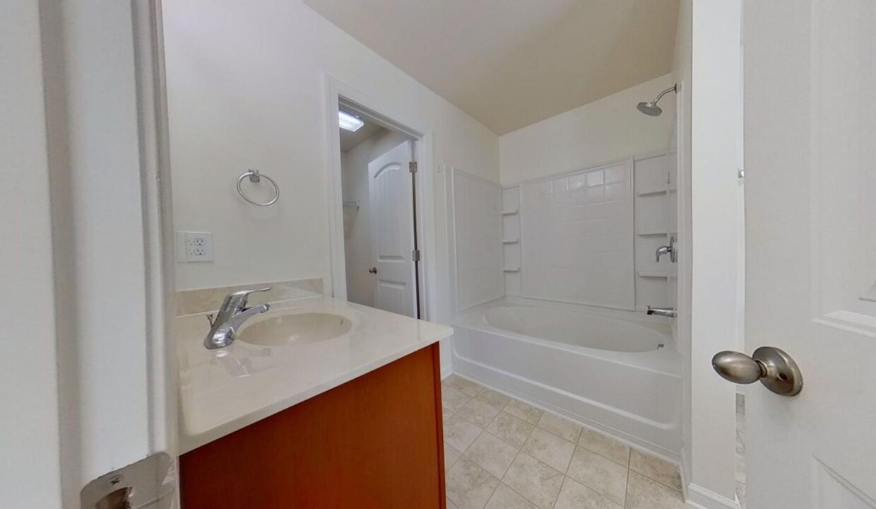 4013-Canterwood-Dr-Greensboro-NC-27410-18