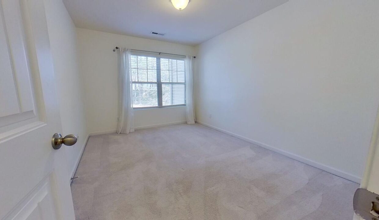4013-Canterwood-Dr-Greensboro-NC-27410-38