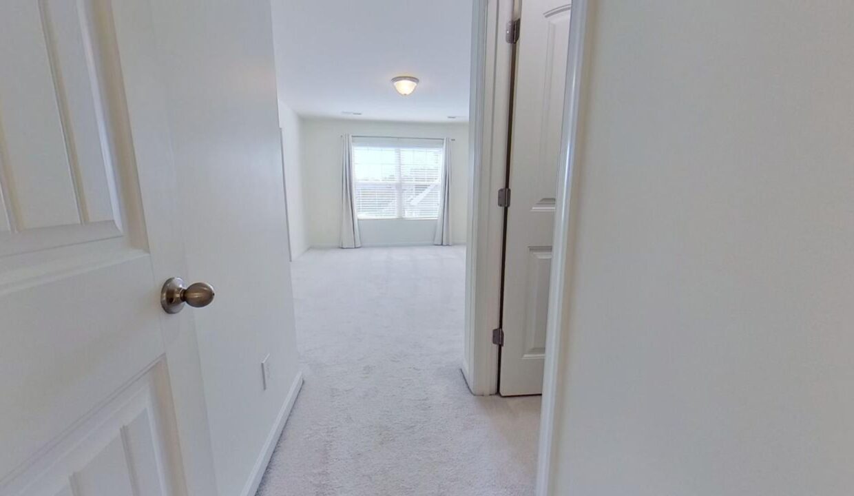4013-Canterwood-Dr-Greensboro-NC-27410-40